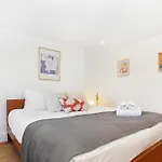 Bright, Stylish & Cosy 3-Bed Flat Near Mile End