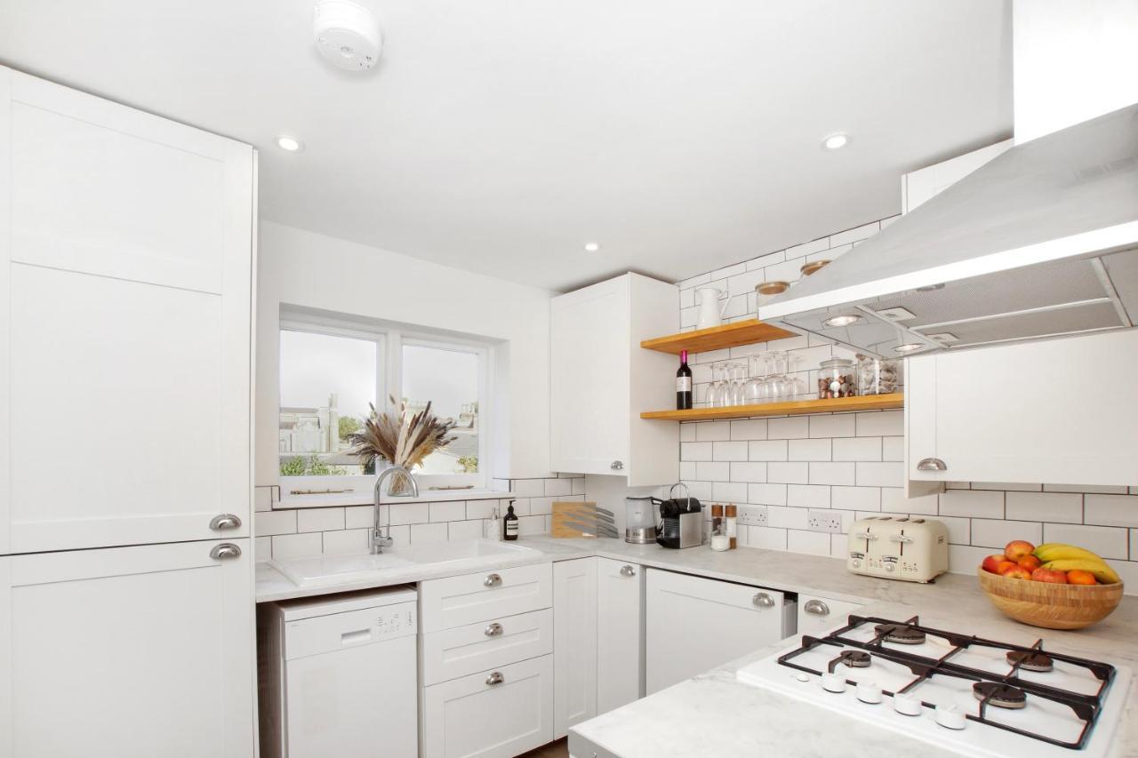 Bright, Stylish & Cosy 3-bed Flat Near Mile End Apartment *
