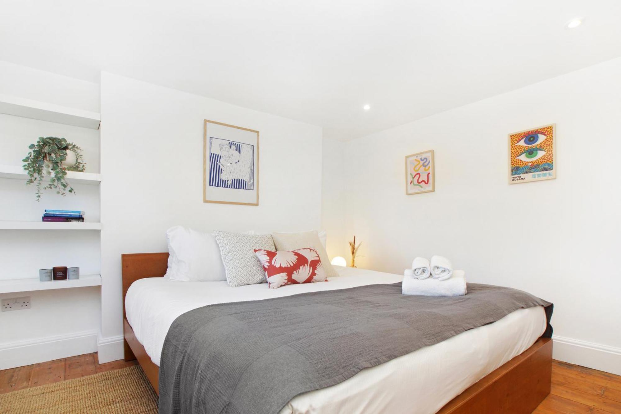 Bright, Stylish & Cosy 3-bed Flat Near Mile End Apartment London